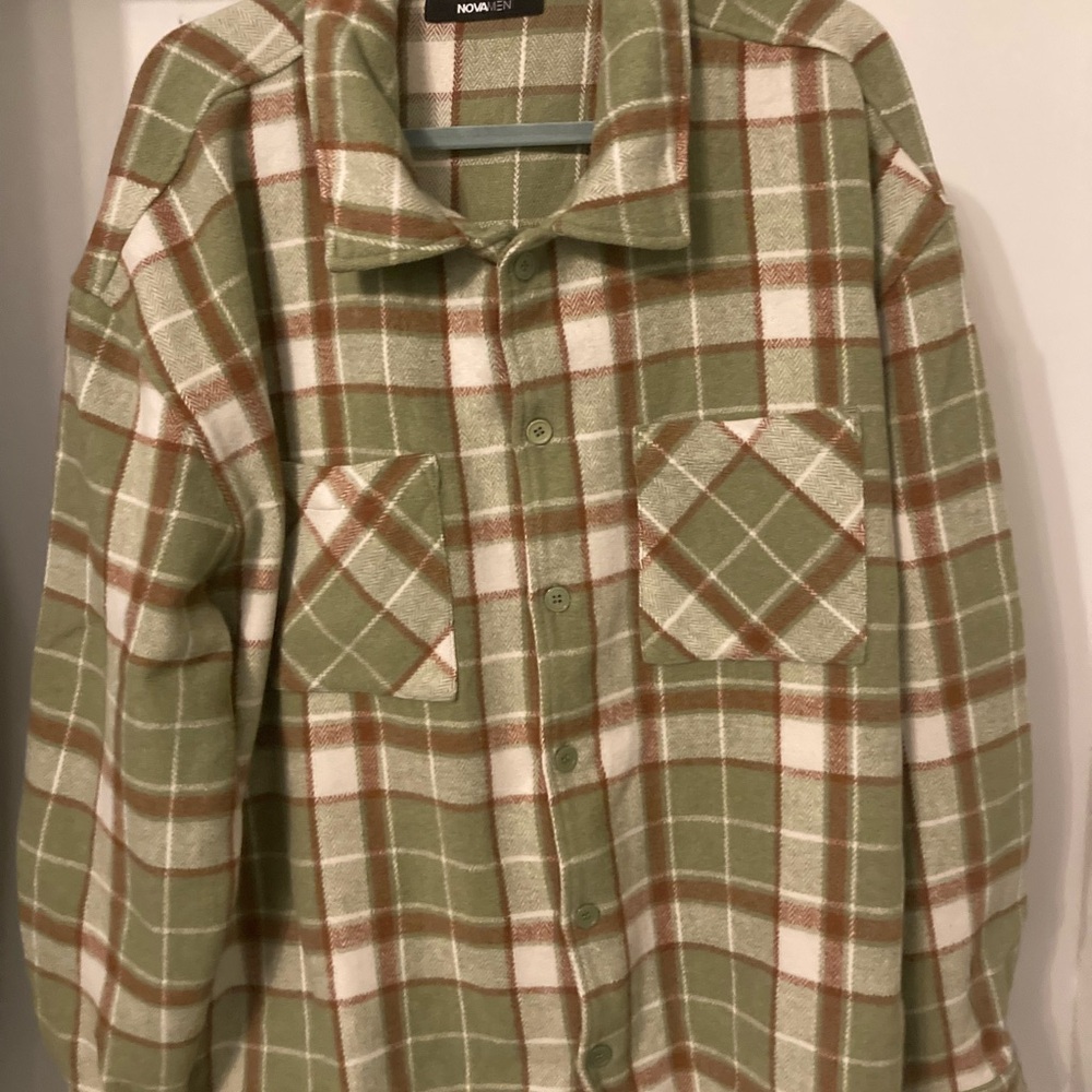 Sz L Nova men Plaid flannel in Green white and brown